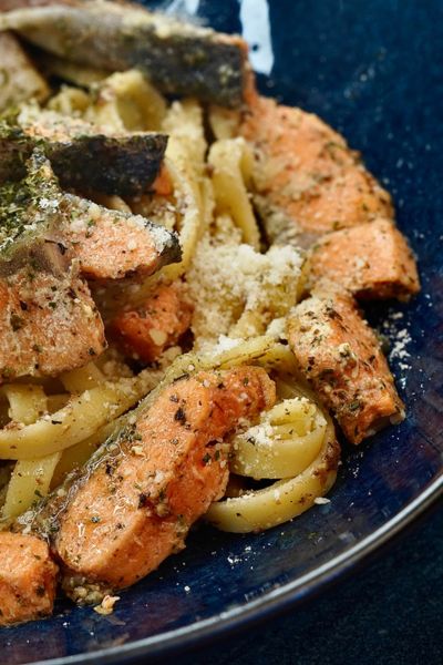 Platillo de carnes del restaurante El Fogón del Che en Oceanía, cocina casera en CDMX